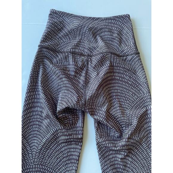 Beyond Yoga Lux Etched Fans High Rise Leggings Size Small - Picture 7 of 8